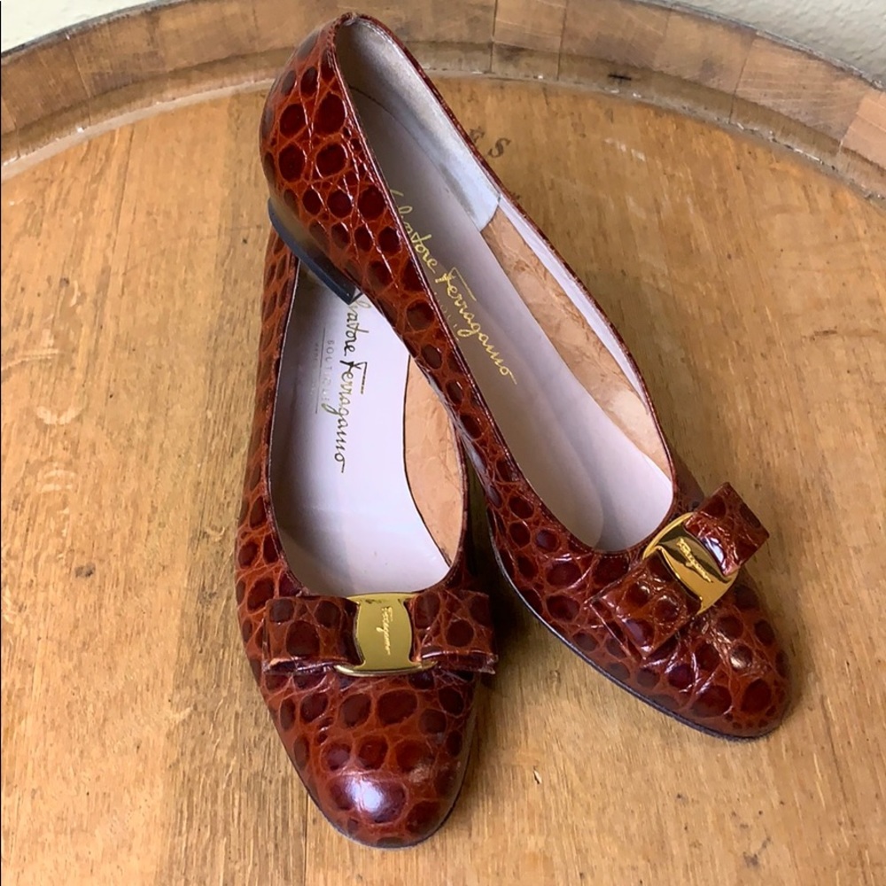 Salvatore Ferragamo Vara Bow Crocodile Pumps